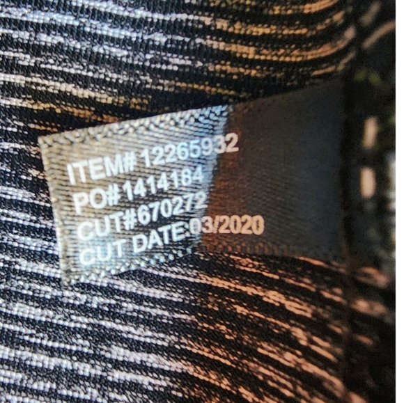 Pre-loved Plus-size Torrid Active Long Sleeve Dark Grey White Pattern Top. 1X - Picture 9 of 11